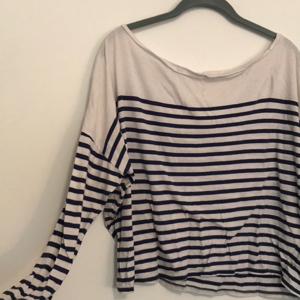 Preppy grunge off the shoulder long-sleeved tee